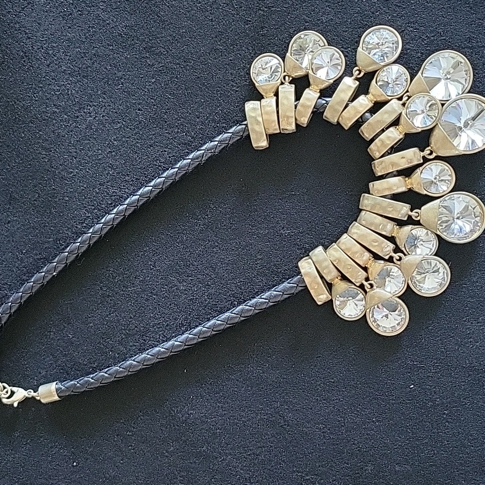 Elegant Gold and Black Necklace